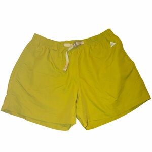 Nike ACG mens 2XL yellow shorts